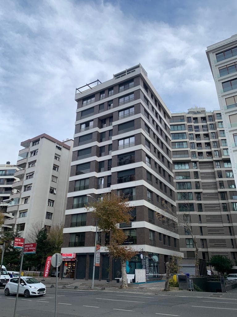 Op. Cemi̇l Topuzlu Cad. Emek Apt.  No:39
