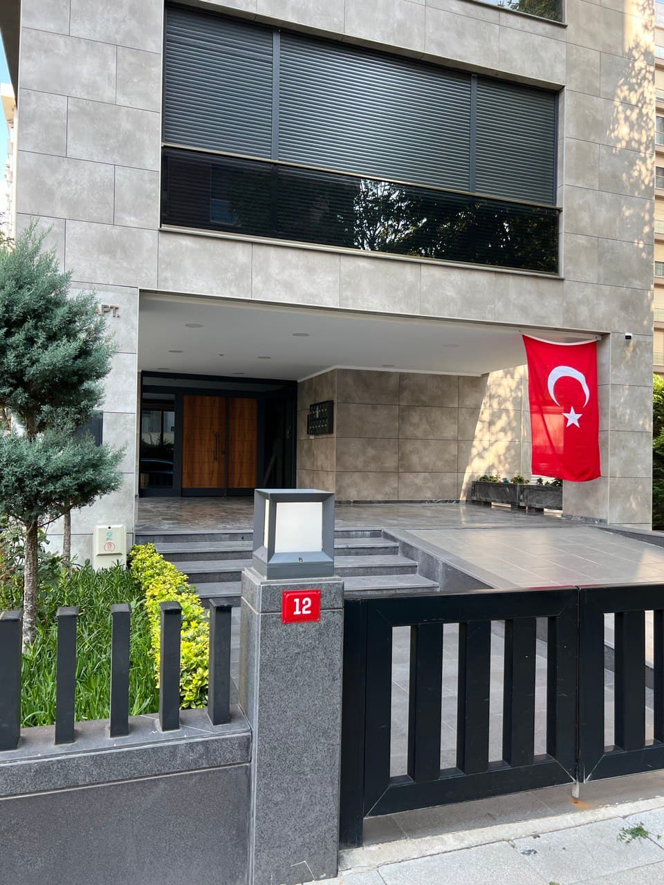 Vapur Yolu Sok. Huzur Apt. No: 12